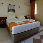 호텔 Arinnanda 3*