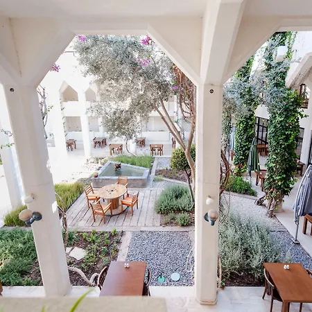 Arinnanda Hotel 3*